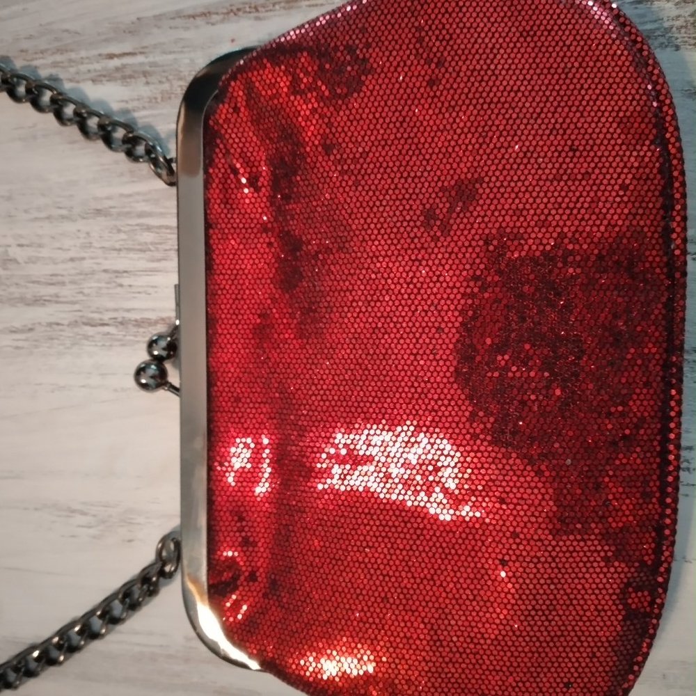 Red Clutch - Picture 3 of 7